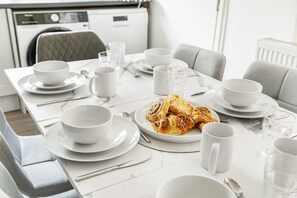 تناول الطعام