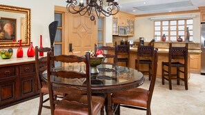 Dining - Luxury 2BR Suite at Villa La Estancia – Beachfront Pools, Spa & Sunsets (Cabo San Lucas)
