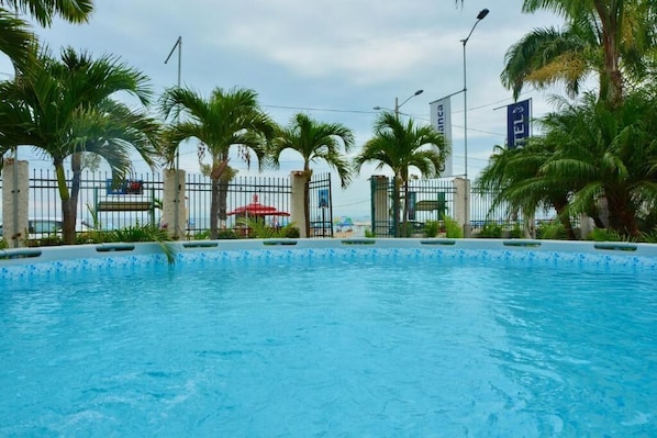 Hồ bơi