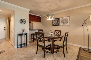 Dining - Cozy 2-bedroom condo in fabulous Scottsdale (Scottsdale)