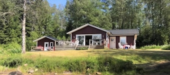 Lovely house by the lake Incl rowing boat