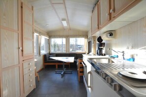 Refrigerador, microondas, parrilla de estufa y lavavajillas 