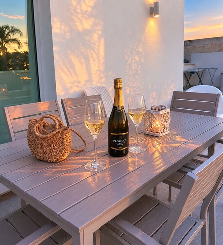 4 min from the Sea and Free Parking