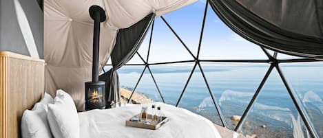 WiFi, bed sheets