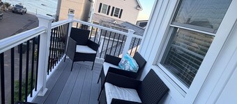 Stylish Beach 3 Bedroom House Retreat in Milford