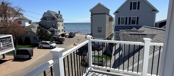 Stylish Beach 3 Bedroom House Retreat in Milford