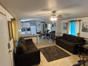 Living area - Welcoming 2-Bedroom 2-Bathroom Mobile Home
RV space available (Monroeville)