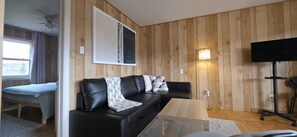 Living area - Beautiful Baddeck Retreat | Comfortable & Spacious | Great Location (Baddeck)