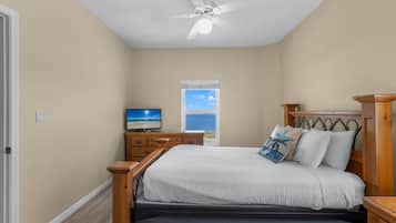 3 bedrooms, iron/ironing board, WiFi (free), bed sheets