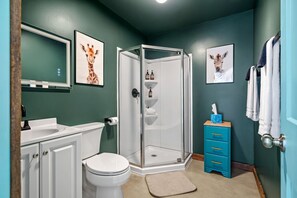 Bathroom - The Jungle Glamping Dome with private hot tub (San Marcos)