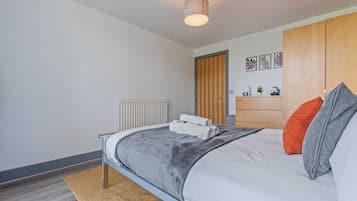 1 bedroom, iron/ironing board, WiFi (free), bed sheets