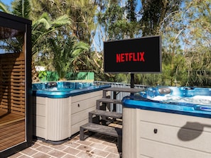Outdoor spa tub - Skyes Beach House | Upstairs | Shared Amenities (Malua Bay)