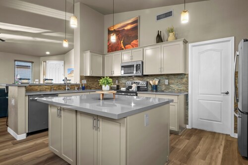 The Retreat at Gold Canyon - Private Pool, Firepit & Superstition Mountain Views