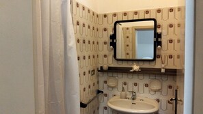 Bathroom - Vrbo Property (Riccione)