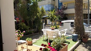 Outdoor dining - Vrbo Property (Riccione)
