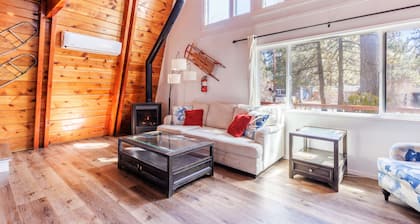 New! Bearadise ~Cozy Modern Getaway ~A-Frame Cabin