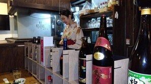 Bar (trong khuôn viên)