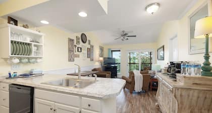 Fabulous Treetop Views - 2bdrm 2 bath - 1.5 mile from Silver Dollar City