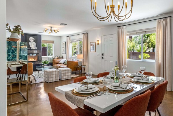 Dining - Only Inn Palm Springs -  private pool, spa, fire pit lounge, and al fresco dining. (Palm Springs)