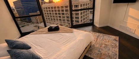 Fer et planche à repasser, lit parapluie, Wi-Fi gratuit, draps fournis