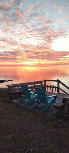 Storybook Shores - A Peaceful Retreat on the Bay