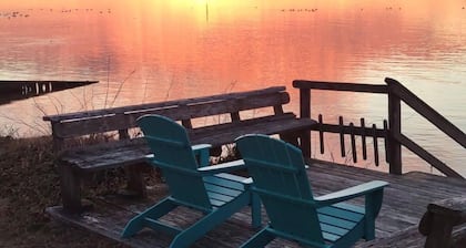 Storybook Shores - A Peaceful Retreat on the Bay