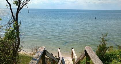 Storybook Shores - A Peaceful Retreat on the Bay