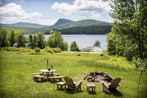 Edgeview Cottage - Beautiful Willoughby Vermont Lake View