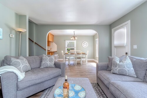 Wine Country Home | Park Views | Sleeps 6