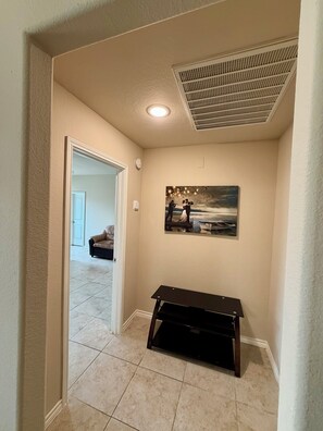 Interior - Relaxing Richmond Escape Spacious 4 Bedroom Home (Richmond)