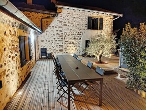 Outdoor dining - Vrbo Property (CHAMBOST ALLIERES)