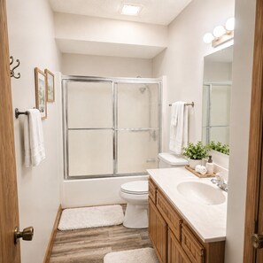 Towels - Serenity Oasis - Close to all the fun (Osage Beach)