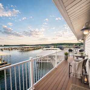 Outdoor dining - Serenity Oasis - Close to all the fun (Osage Beach)