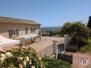 Property grounds - Gîte de la Roche Pilée - VILLIE MORGON (VILLIE MORGON)