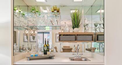 Beachy Island Retreat | Minutes to East Beach, Pier Village & Golf