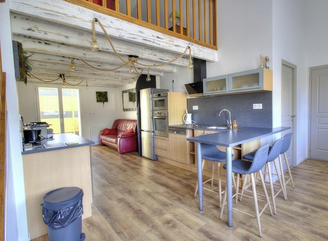 Microwave, oven, dishwasher, coffee/tea maker