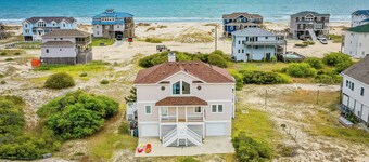 Ocean Aire - 4x4 Carova Beach, Ocean View, Hot Tub, Large Decks, Pets OK, Kayaks