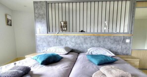 Iron/ironing board, travel cot, free WiFi, bed sheets