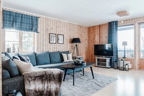 TV, fireplace - Ski-in/Ski-out | Wi-Fi | Sauna | Terrace | Stove (Lofsdalen)