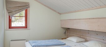 Pets OK | Ski-in/out | Ski shed | Wood stove | TV