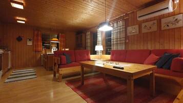 Fernseher, Kamin