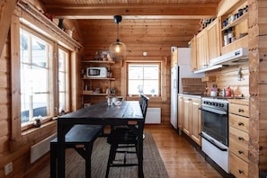 Coffee/tea maker, fridge, microwave, oven - Ski-in/out | Sauna | Pets OK | Terrace | Parking (Lofsdalen)