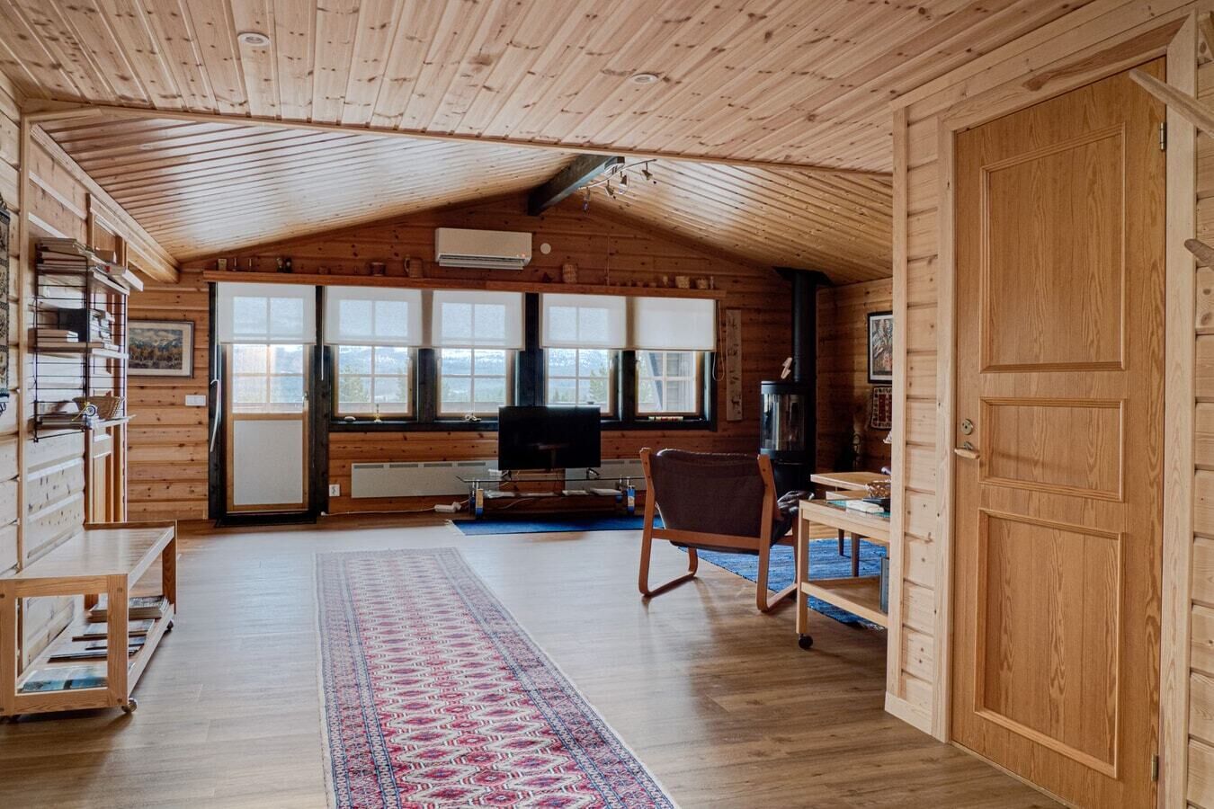 Fernseher, Kamin