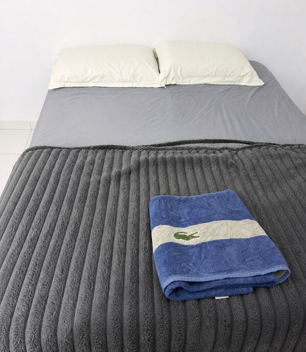 Acceso a internet y ropa de cama