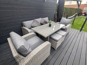 Outdoor dining - Gym - Hot tub - Sauna - Pet - Parking - Sleeps 6 (Bagillt)