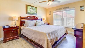 Iron/ironing board, free WiFi, bed sheets - Point East Paradise - Ocean & Pool View (New Smyrna Beach)