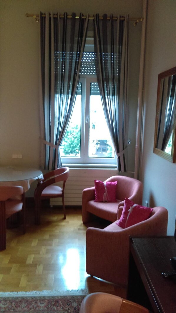 Interior - Hotel De L Orangerie (Strasbourg)