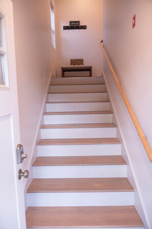 Interior - Spacious 5-bedroom home in lovely Providence, comfortably sleeps up to 12 guests (Providence)