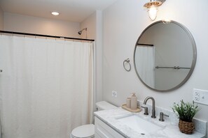 Shower, towels, soap, toilet paper - Spacious 5-bedroom home in lovely Providence, comfortably sleeps up to 12 guests (Providence)