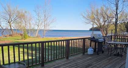 Cabin 4/ Cozy 2-bedroom cabin in peaceful Bayfield with AC